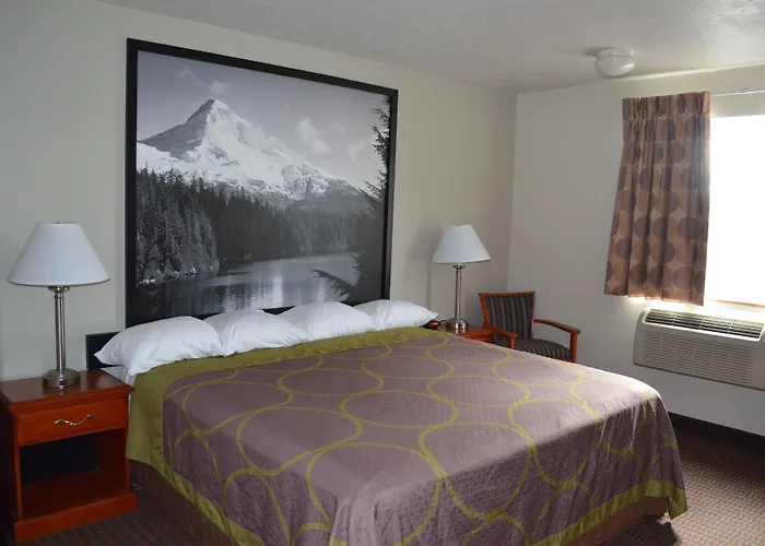 Super 8 By Wyndham Roseburg