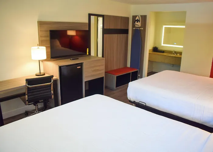 Ramada By Wyndham Cleveland Airport West