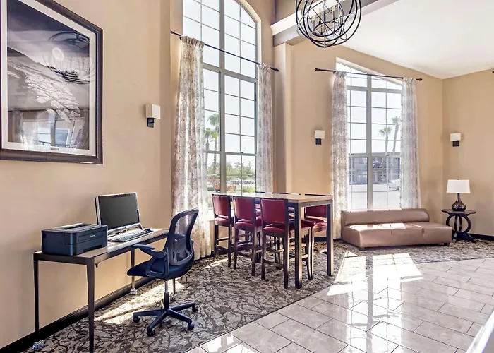 Best Western China Lake Inn