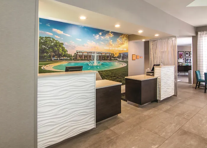 La Quinta By Wyndham Orlando Ucf