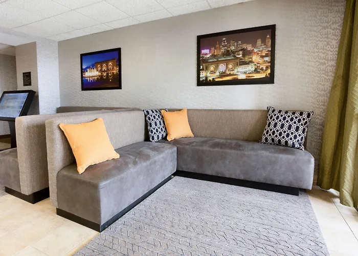 Drury Inn & Suites Kansas City Airport