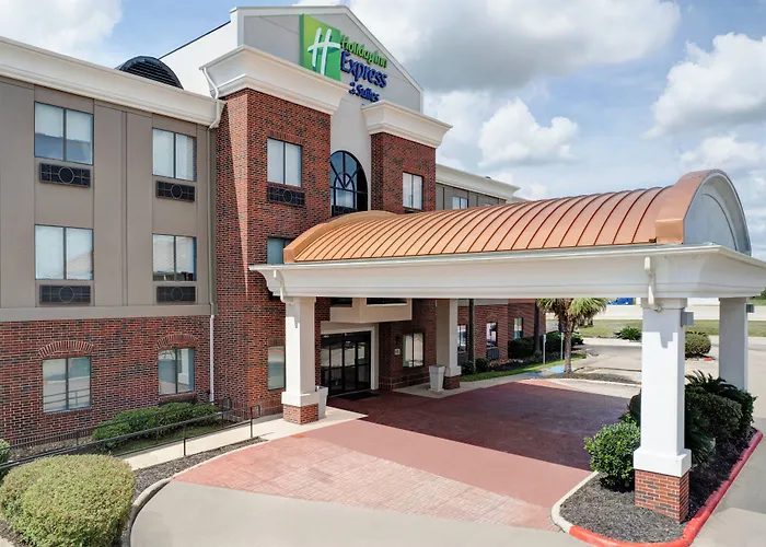 Holiday Inn Express Hotel & Suites Winnie By Ihg