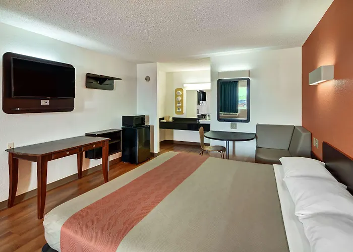 Motel 6-Lindale, Tx