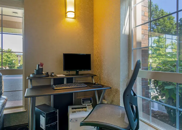 Best Western Plus Park Place Inn & Suites