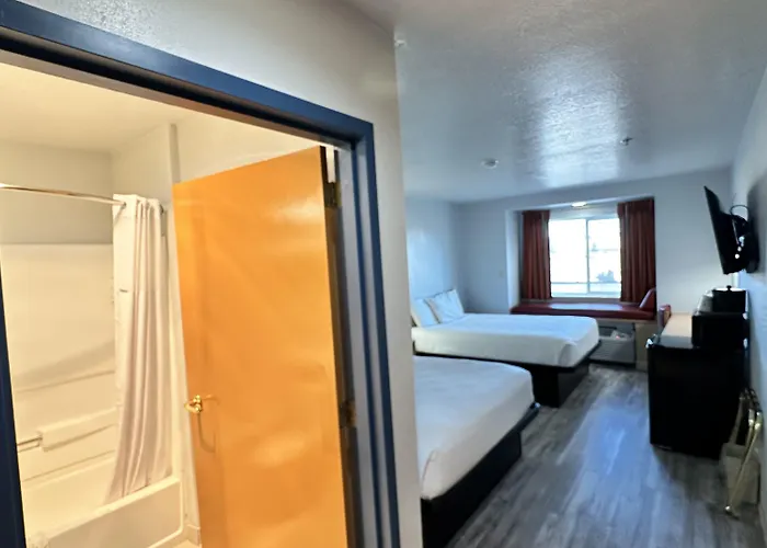 Microtel Inn & Suites By Wyndham Gallup - Pet Friendly