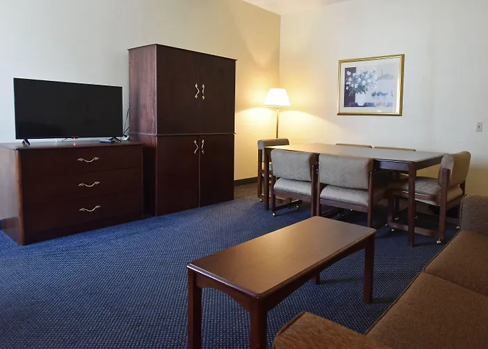 Maron Hotel & Suites