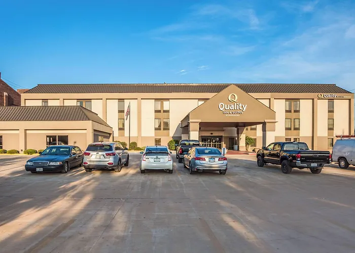 Quality Inn & Suites Quincy - Downtown