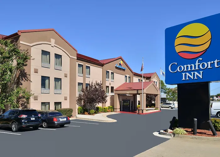 Comfort Inn & Suites At Stone Mountain