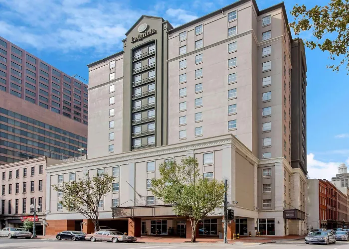 La Quinta Inn & Suites By Wyndham New Orleans Downtown
