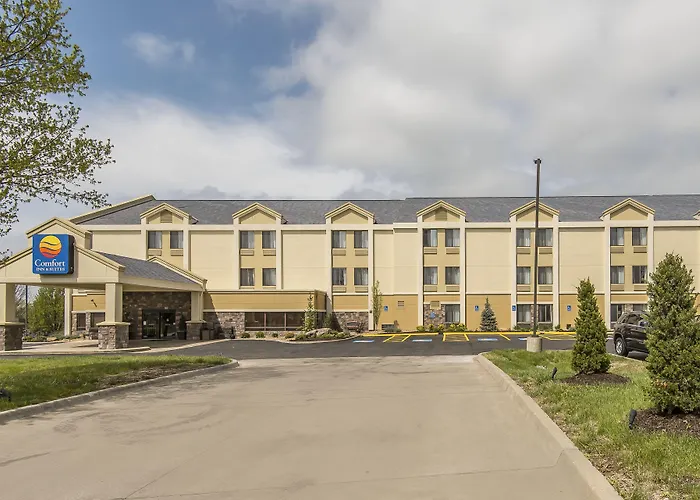 Comfort Inn & Suites Kansas City - Northeast