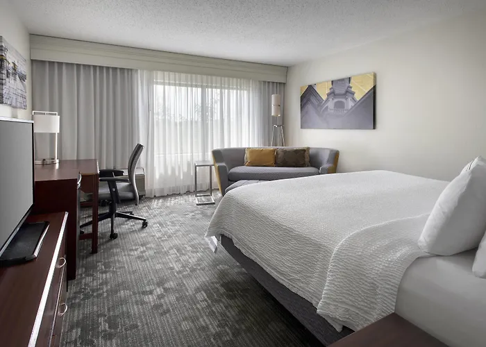 Courtyard By Marriott Princeton