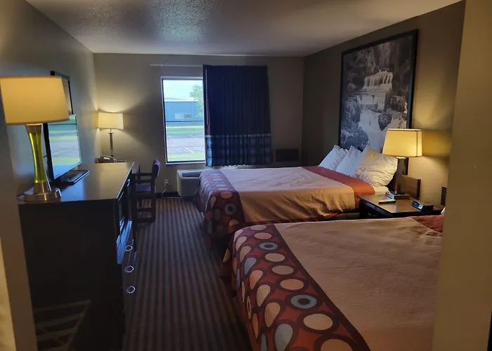 Super 8 By Wyndham Portage