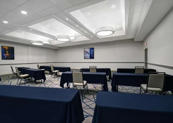 Embassy Suites By Hilton Detroit - Livonia/Novi