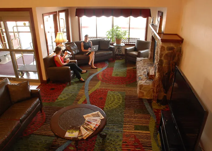 The Plaza Hotel And Suites