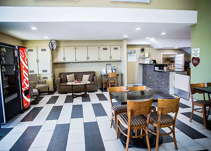 Super 8 By Wyndham Holbrook