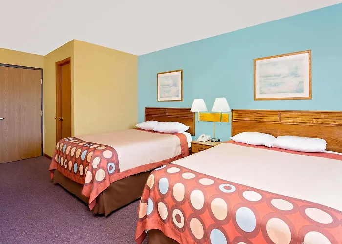 Super 8 By Wyndham Dyersville