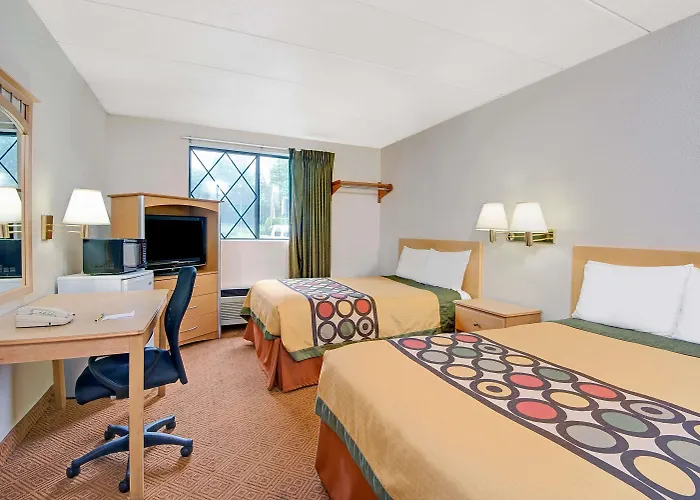Super 8 By Wyndham Stamford/New York City Area