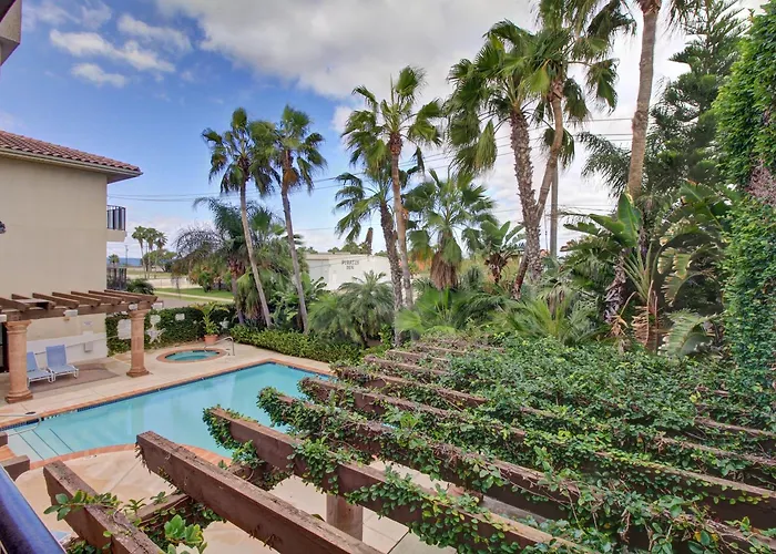 Howard Johnson Express Inn - South Padre Island Resort