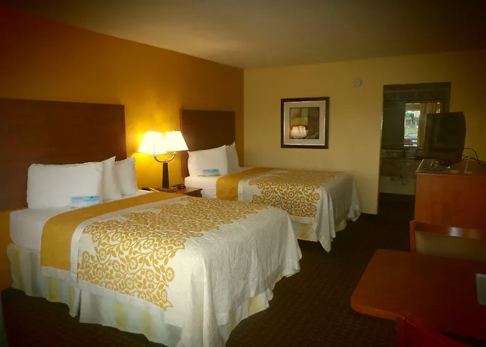 Days Inn By Wyndham Wildwood I-75