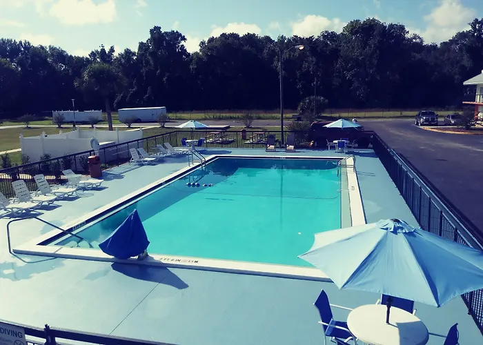Days Inn By Wyndham Wildwood I-75