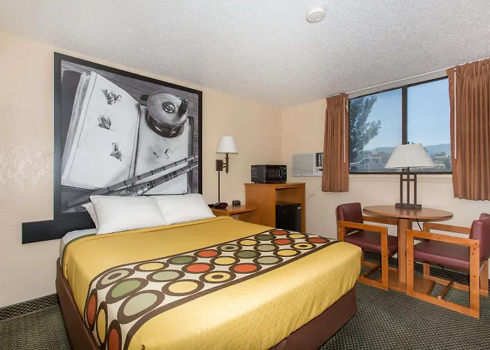 Super 8 By Wyndham Casper West By The River