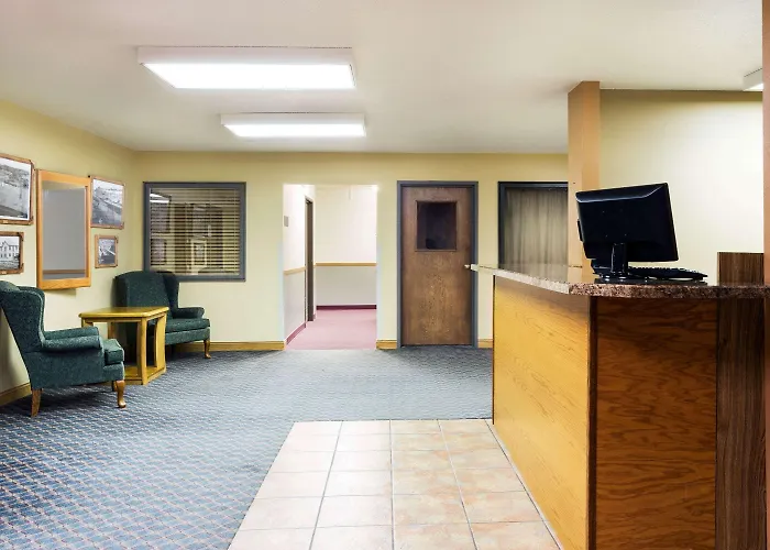 Super 8 By Wyndham Hot Springs