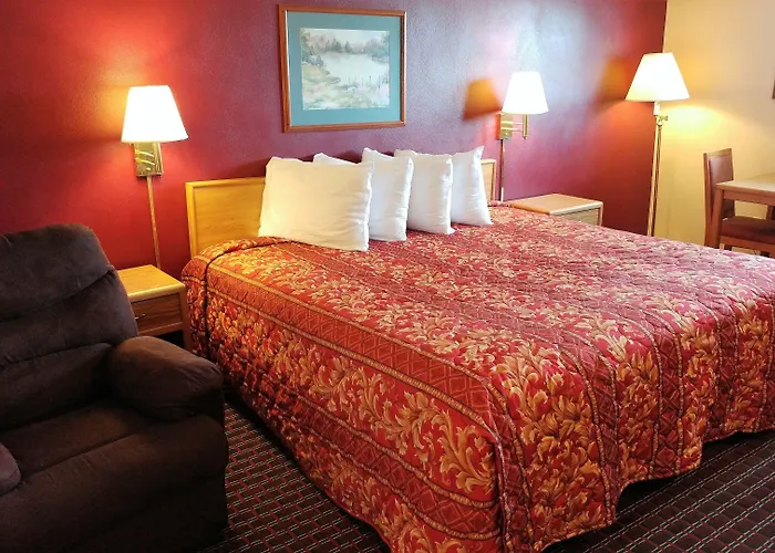 Red Carpet Inn - Windom