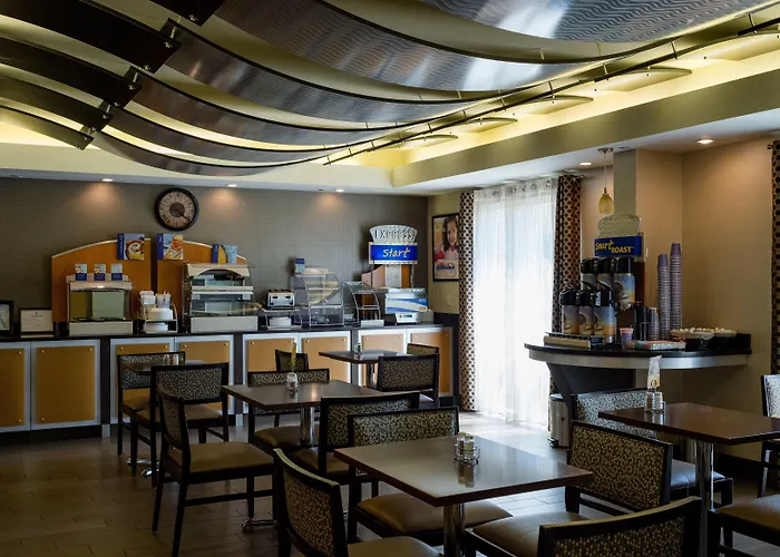 Holiday Inn Express & Suites - Oxford By Ihg