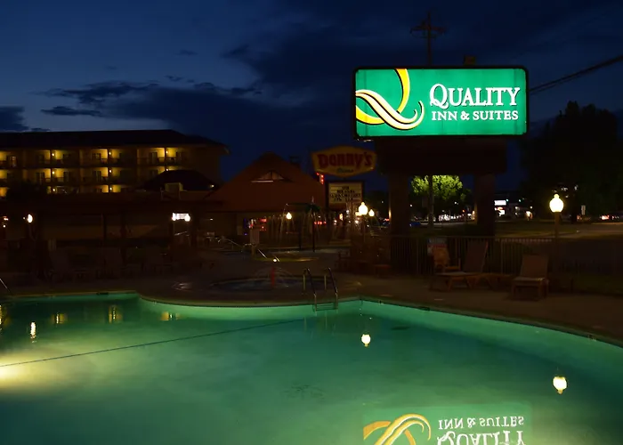 Quality Inn & Suites At Dollywood Lane