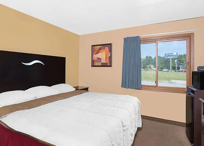 Super 8 By Wyndham Sheboygan Wi
