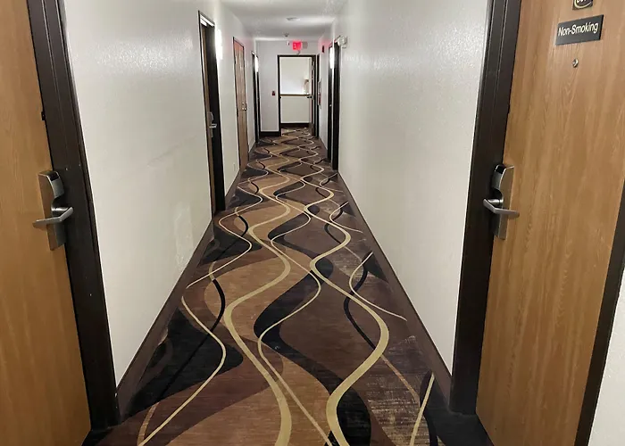 Super 8 By Wyndham Altoona