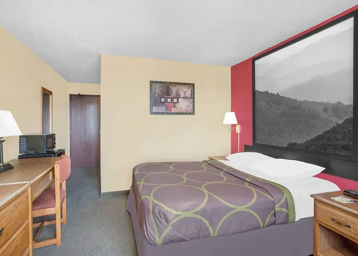 Super 8 By Wyndham Roanoke Va