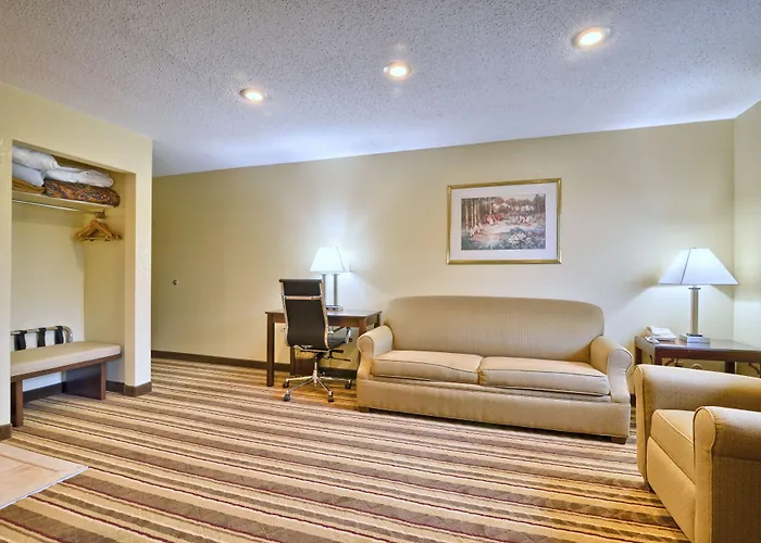Super 8 By Wyndham Latham - Albany Airport