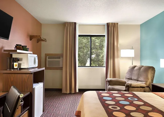 Super 8 By Wyndham Salem