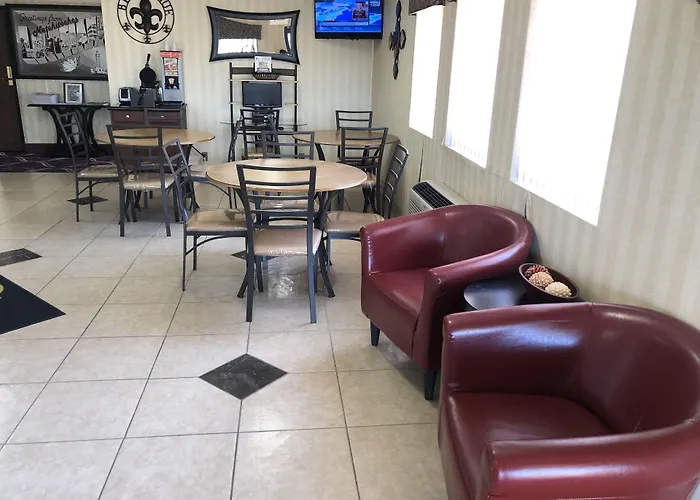 Super 8 By Wyndham Natchitoches