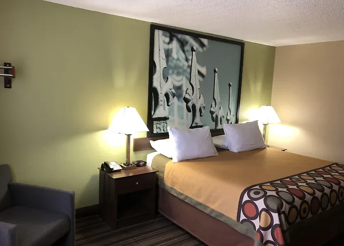 Super 8 By Wyndham Natchitoches