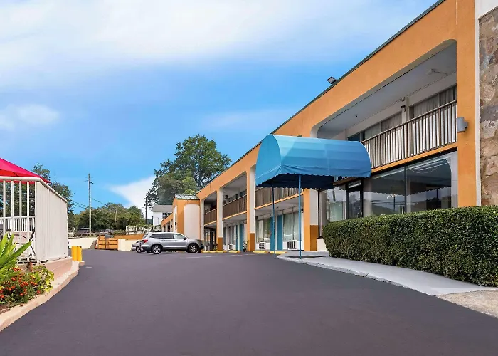 Days Inn By Wyndham Clayton
