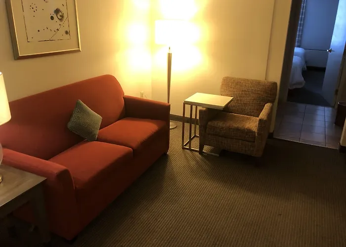 Hampton Inn & Suites Milwaukee Downtown
