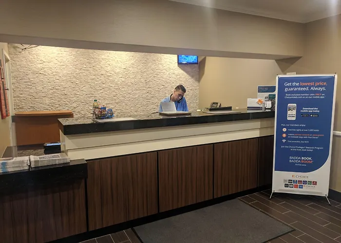 Comfort Inn & Suites North Dallas-Addison