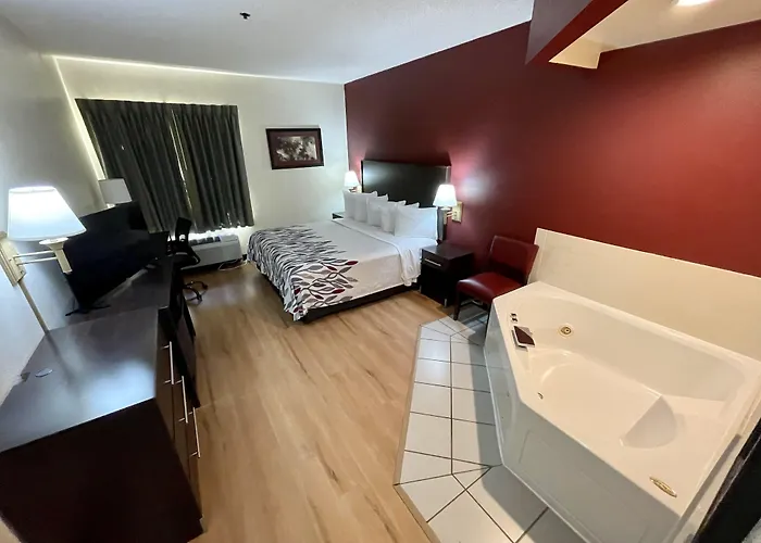 Red Roof Inn Clyde