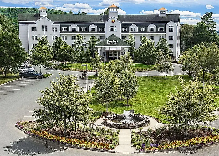Comfort Inn & Suites Near Burke Mountain