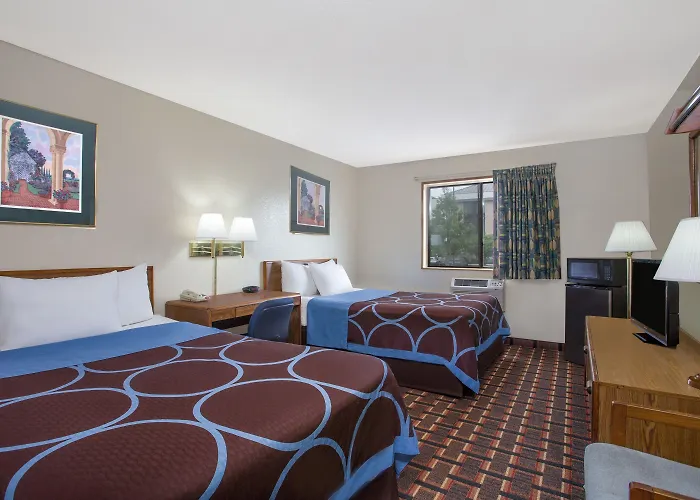 Super 8 By Wyndham Douglas