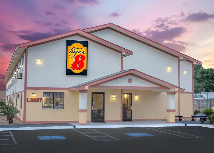 Super 8 By Wyndham Douglas
