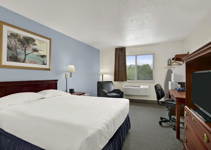 Super 8 By Wyndham Washington