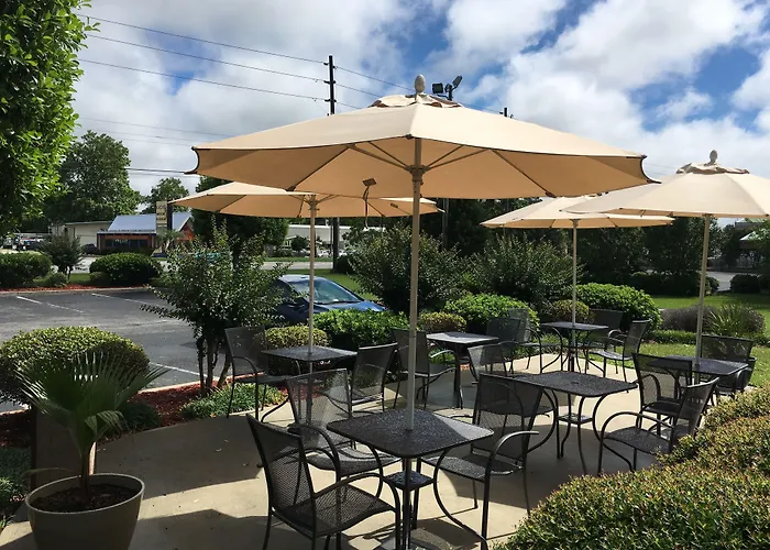 Coastal Inn & Suites