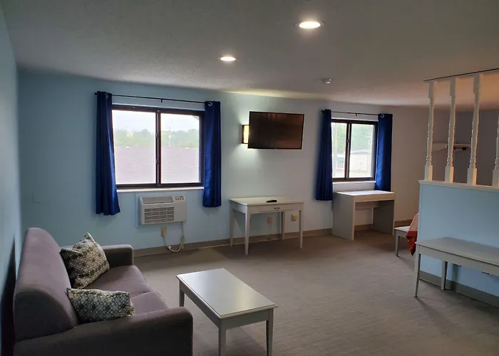 Coastal Inn & Suites
