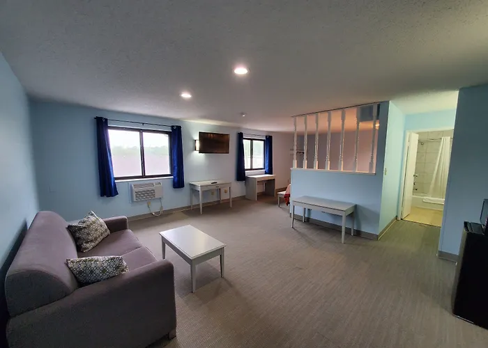 Coastal Inn & Suites