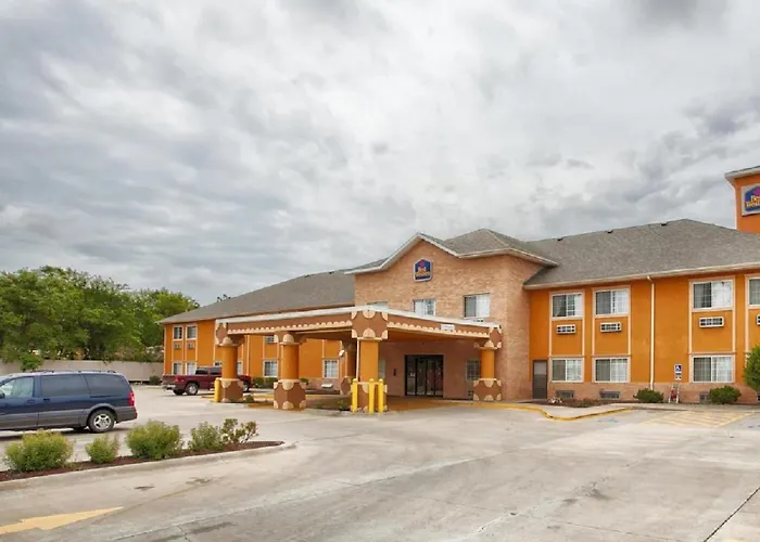 Surestay Plus Hotel By Best Western Topeka