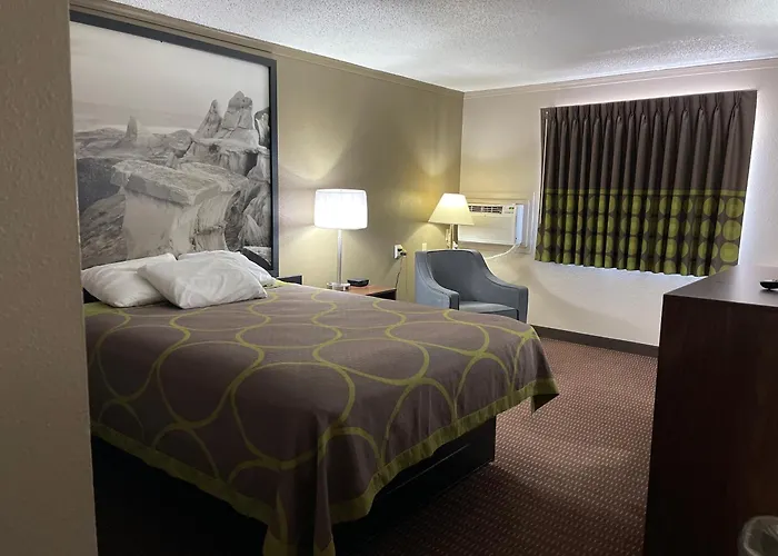 Super 8 By Wyndham Bismarck