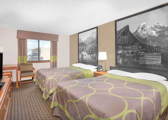 Super 8 By Wyndham Riverton